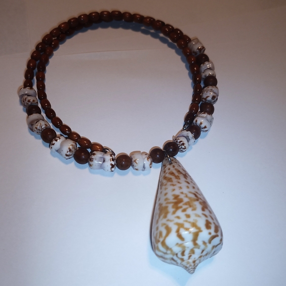 Jewelry Bundle with Necklaces & Bracelets - Picture 5 of 12